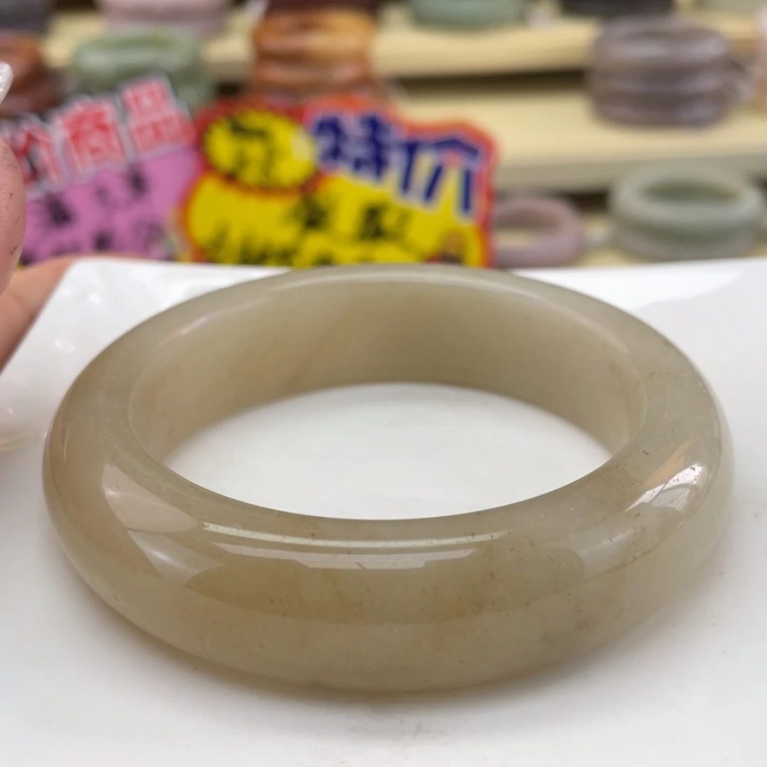【闪购商品】石英质玉手镯未镶嵌暴**美