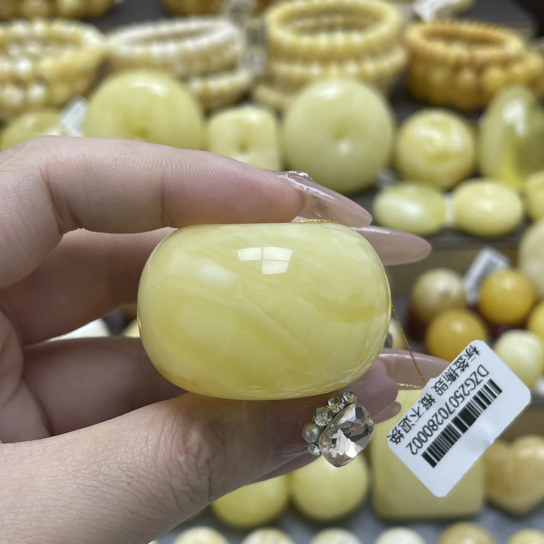 段掌柜臻选·40.2*26.5mm天然原矿蜜蜡浓蜡妖花溶洞扣子瑕
