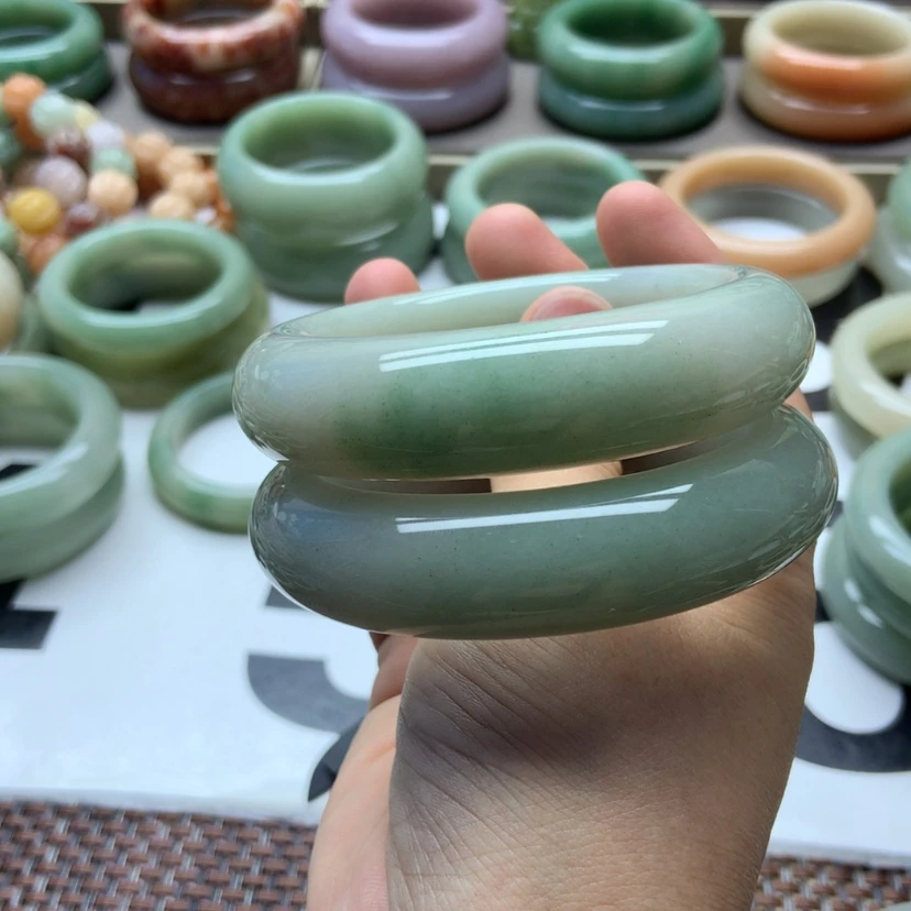 【闪购商品】石英质玉手镯未镶嵌妞*