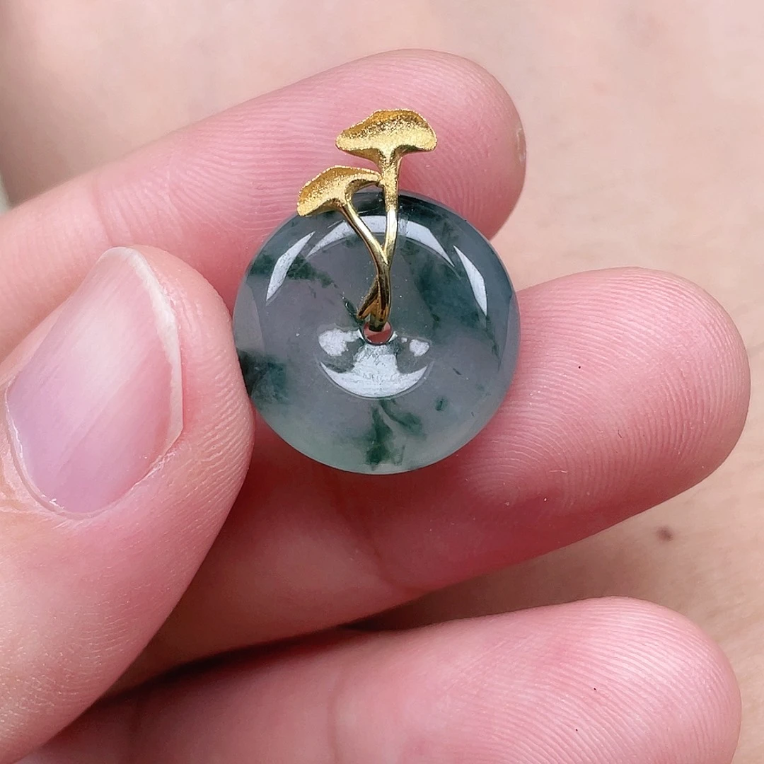 颈饰未镶嵌翡翠平安扣