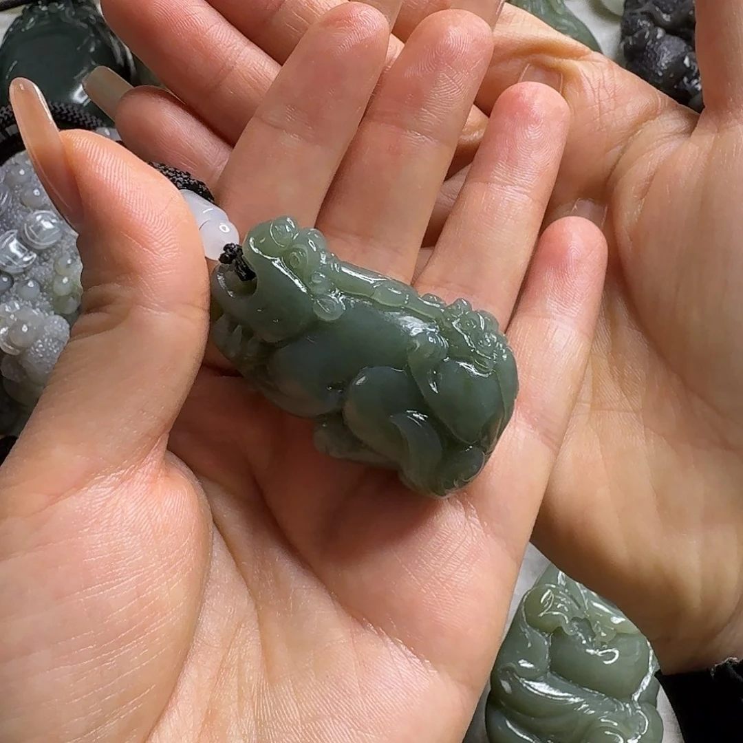 颈饰未镶嵌和田玉