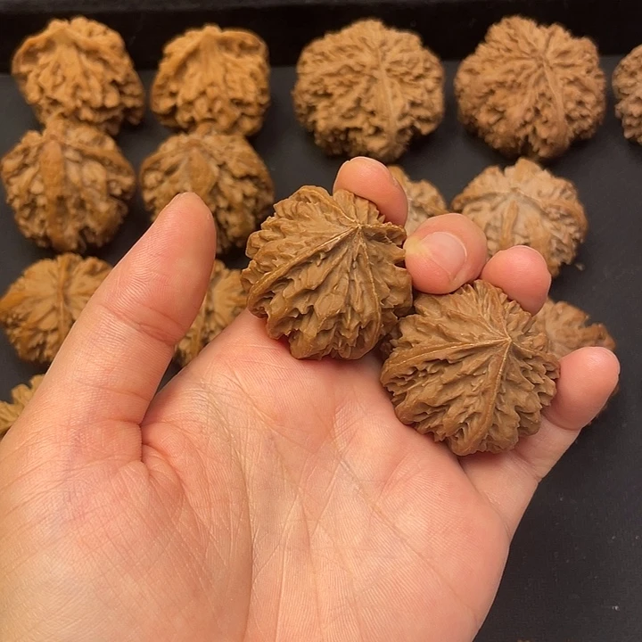 顺***安吊坠文玩核桃秦岭山脉和天山山脉之间