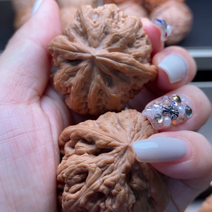 王***川吊坠文玩核桃粗筋