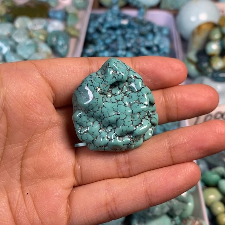 绿松石未镶嵌颈饰