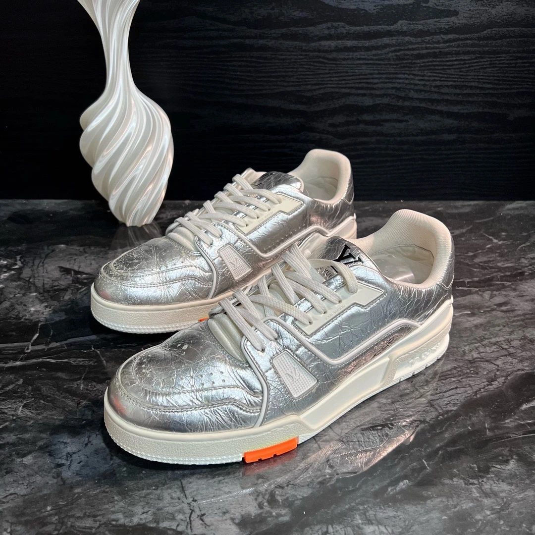 99新 LouisVuitton/路易威登 2045/41码/锡纸银Trainer板鞋