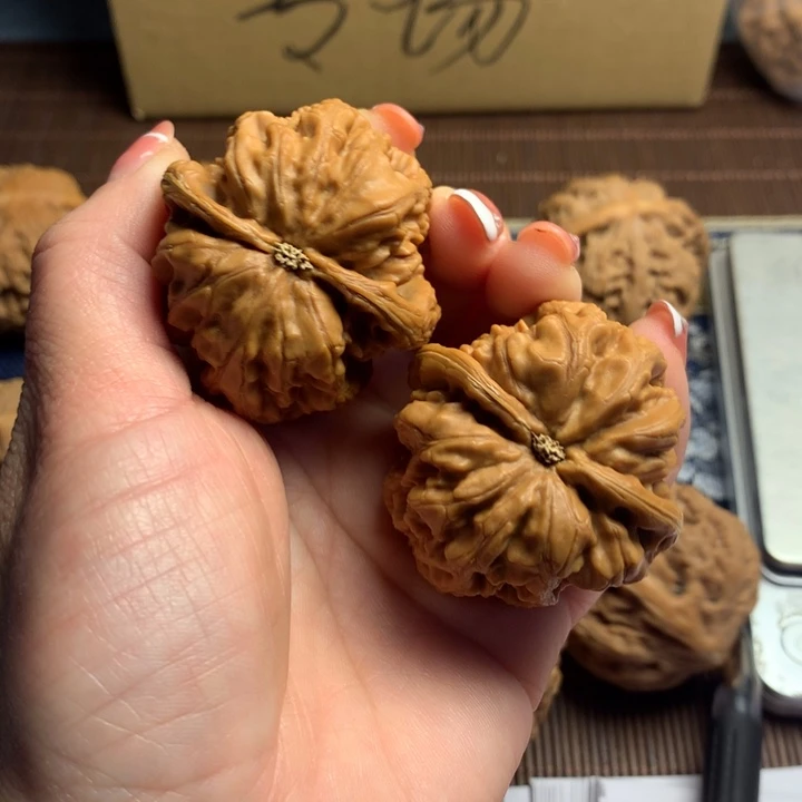 吊坠文玩核桃胜****Y粗筋
