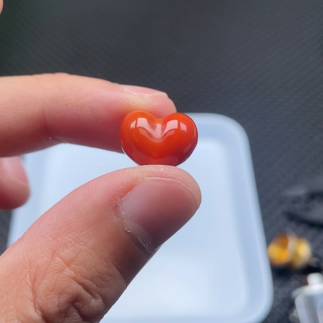 南红玛瑙13*15柿子红上下孔屁桃一颗未镶嵌