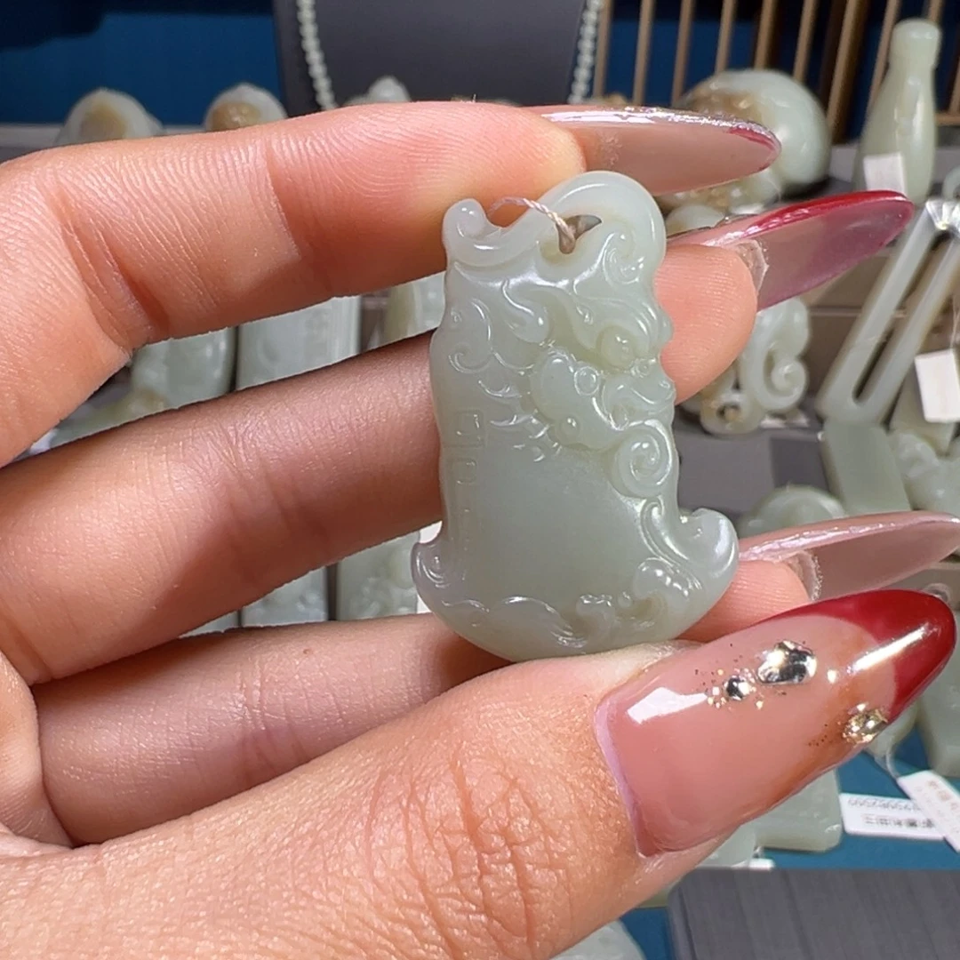 和田玉（糖玉）未镶嵌颈饰