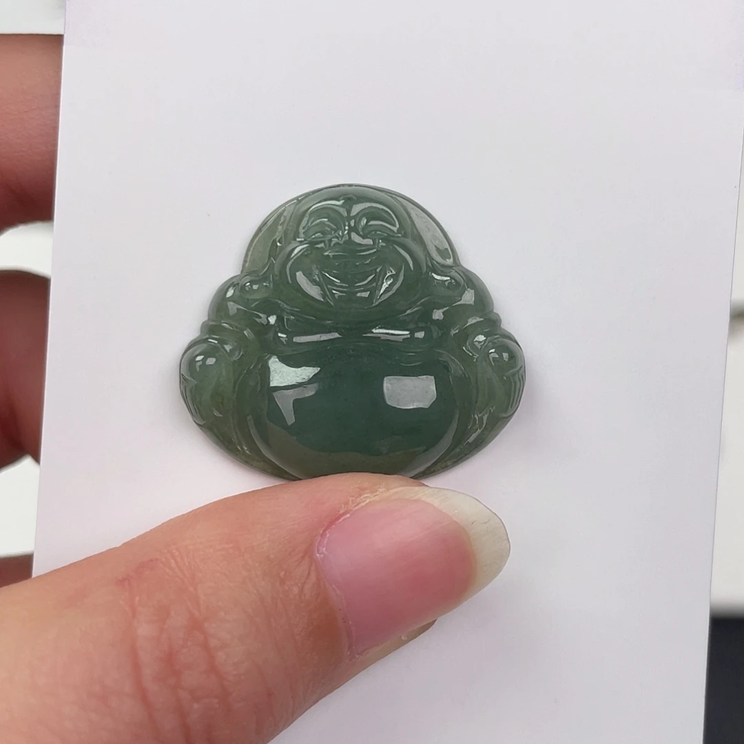 翡翠未镶嵌颈饰佛公包容心