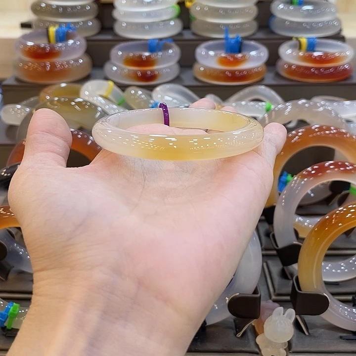 ****玛瑙/玉髓未镶嵌手镯