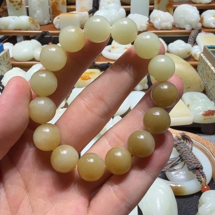 赏***阁和田玉未镶嵌挂件