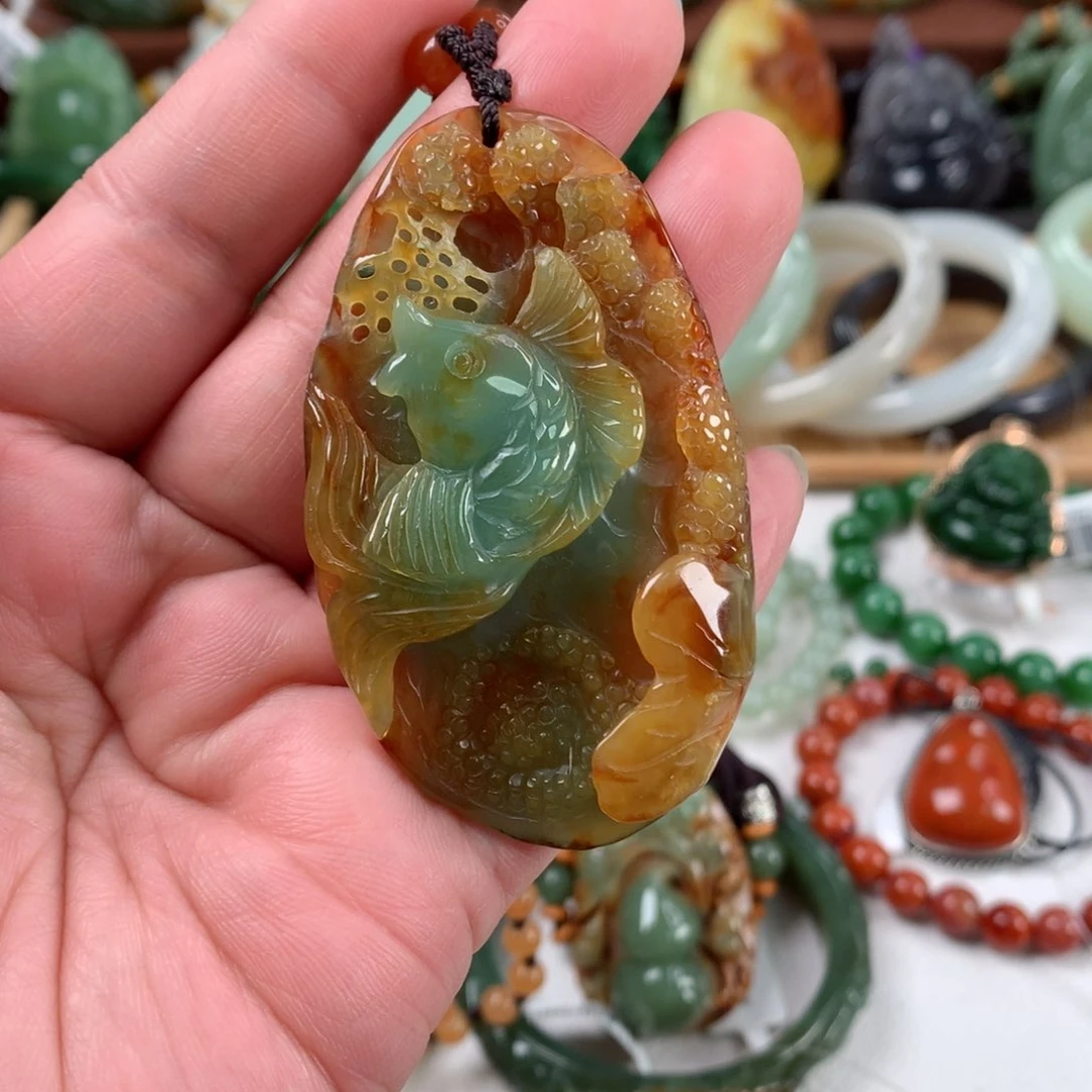 岫玉颈饰未镶嵌吊坠