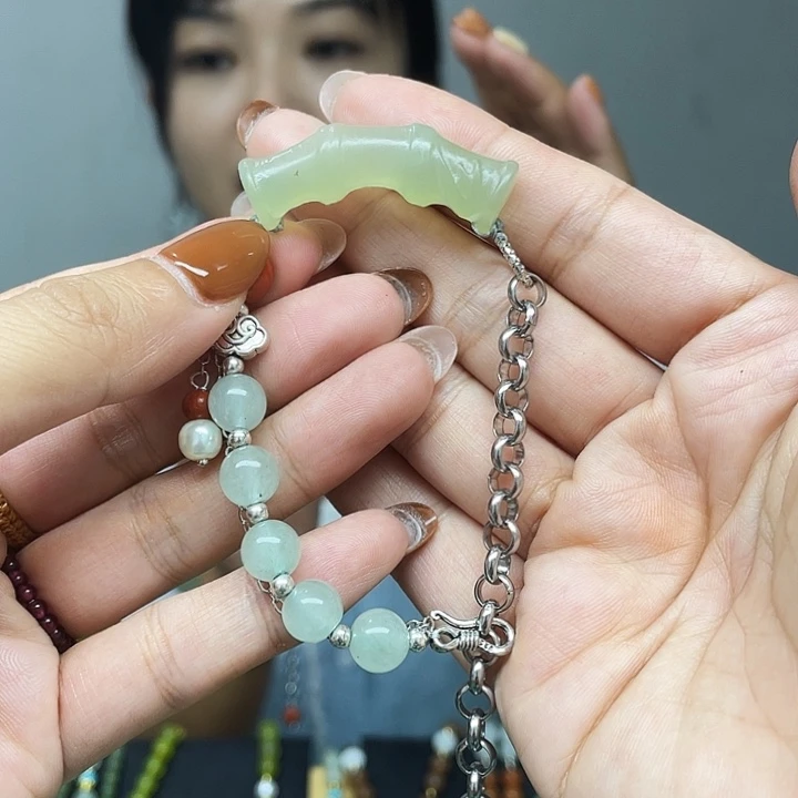 蛇纹石玉未镶嵌颈饰
