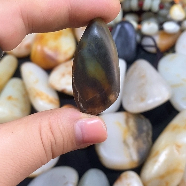 和田玉（糖玉）未镶嵌挂件