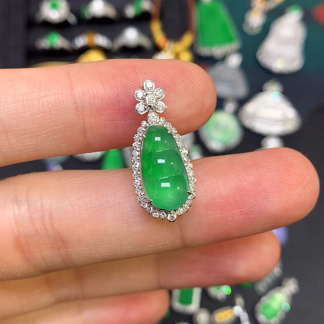 吊坠(不含链)18K金镶嵌翡翠