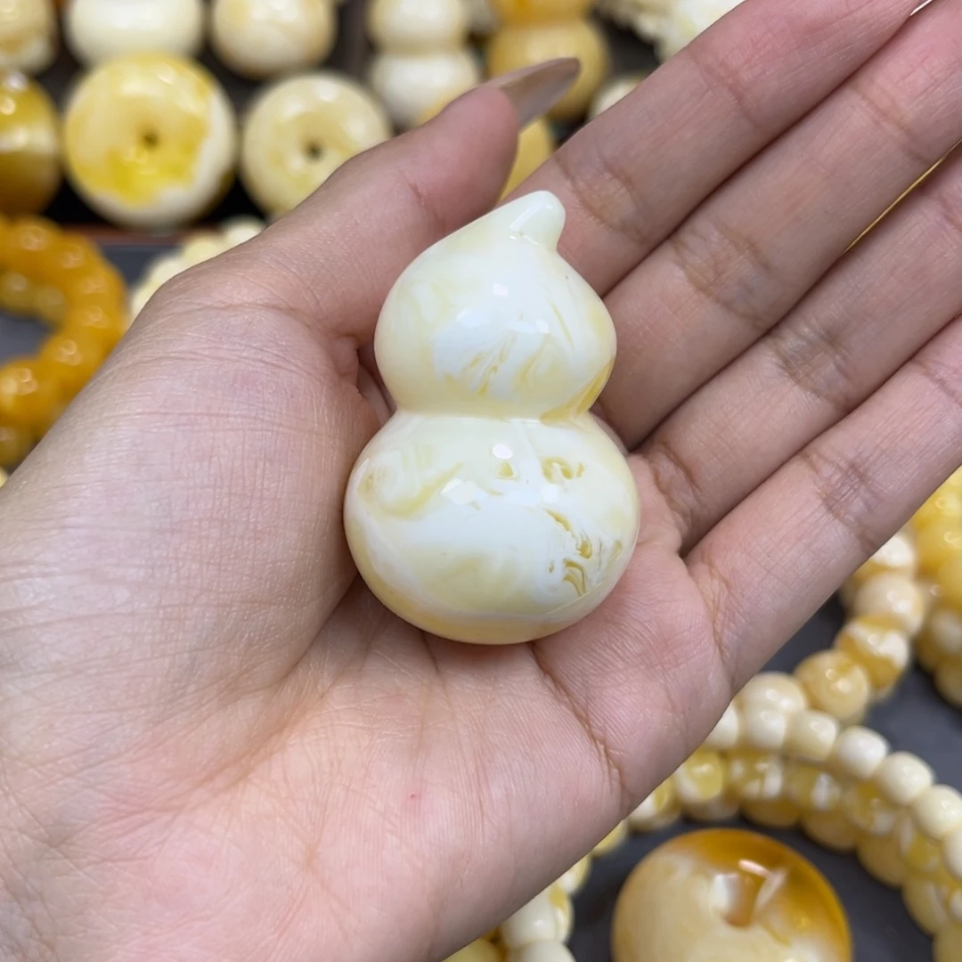 琥珀未镶嵌手串……