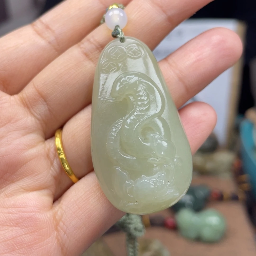 和田玉颈饰未镶嵌