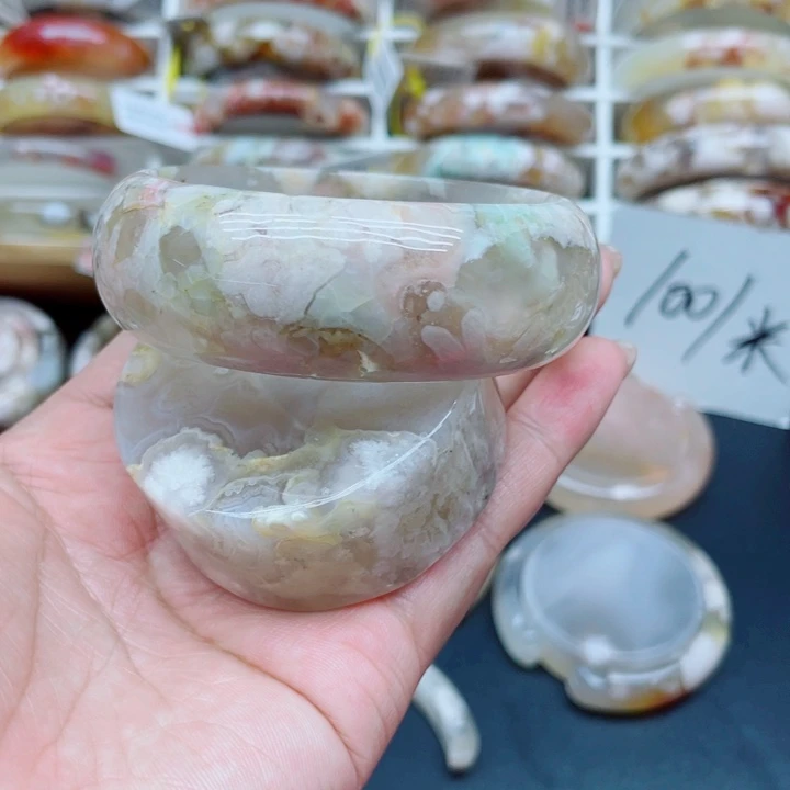 手镯玛瑙/玉髓未镶嵌56可以带