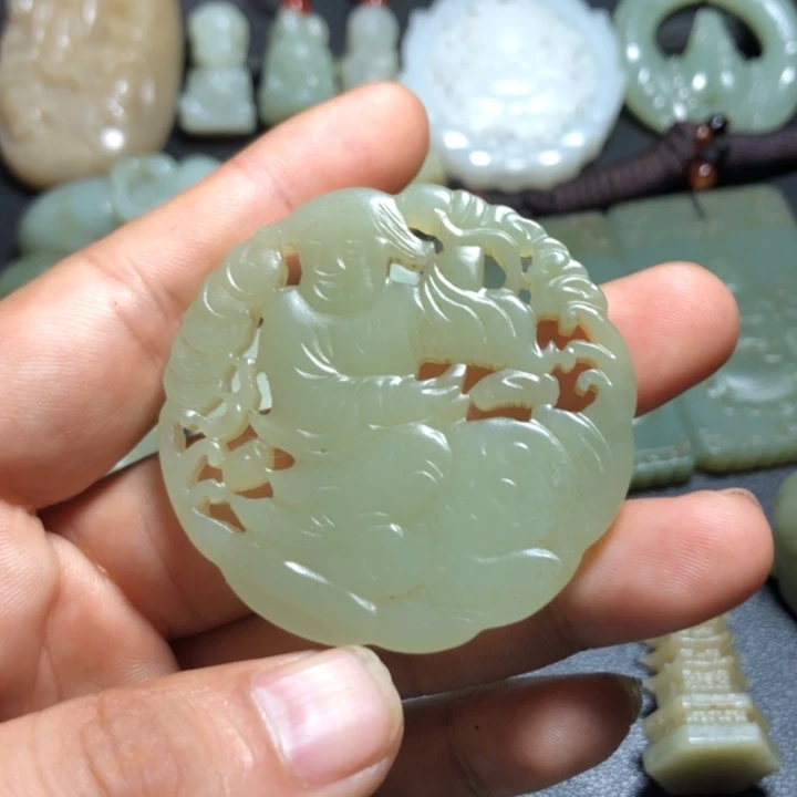 和田玉未镶嵌颈饰