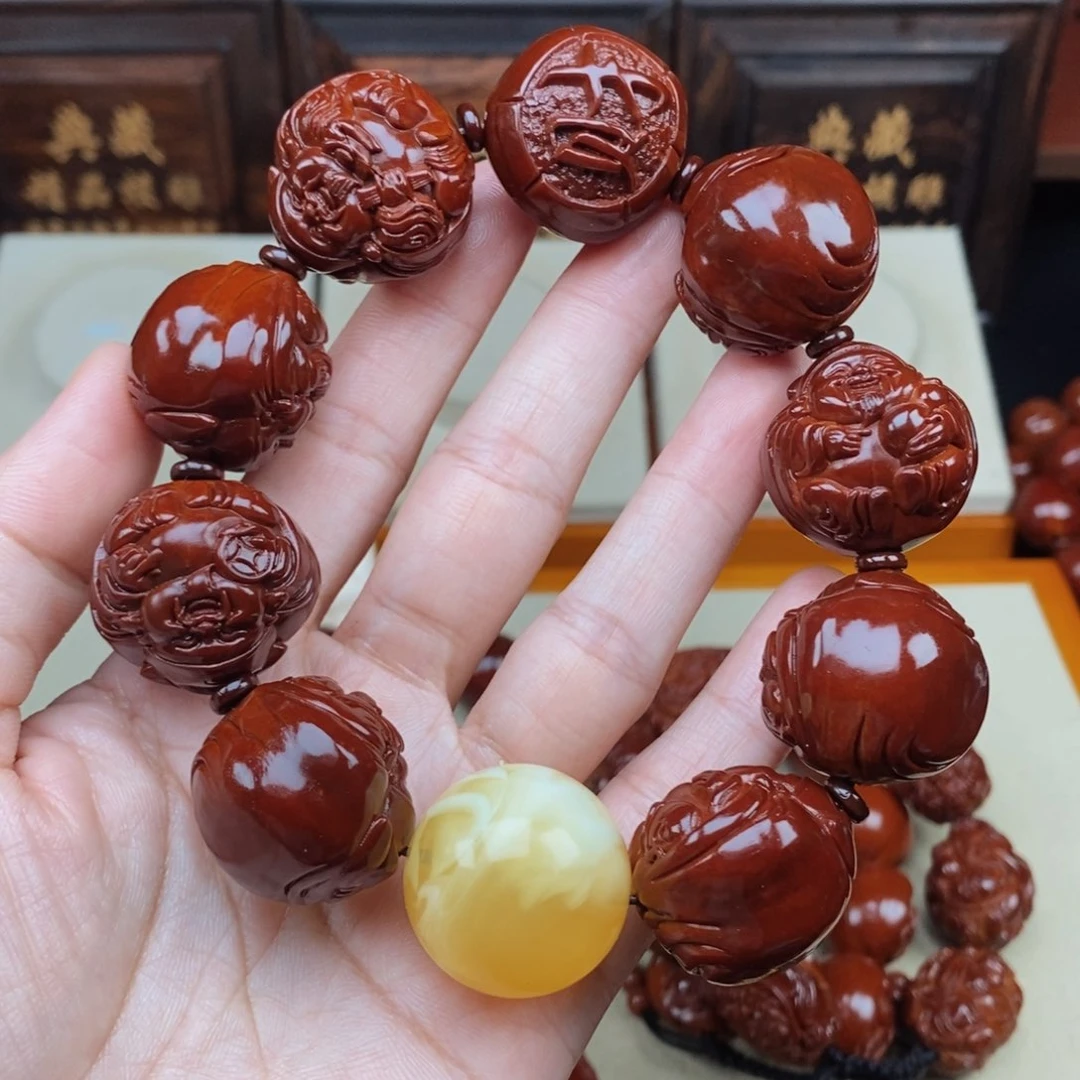 工***哥橄榄核吊坠财神财神