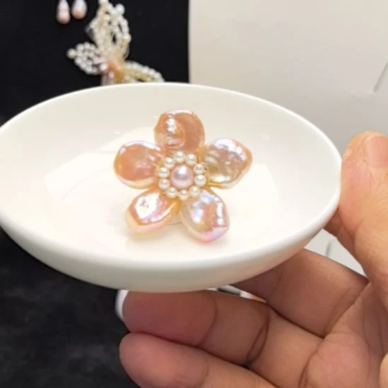 银S925镶嵌颈饰淡水珍珠胸针