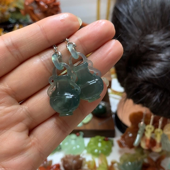 蛇纹石玉未镶嵌耳饰卿****姐