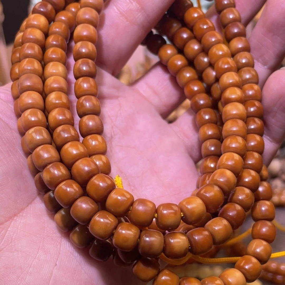 星月菩提吊坠8×7老料半玉化藏红脖挂