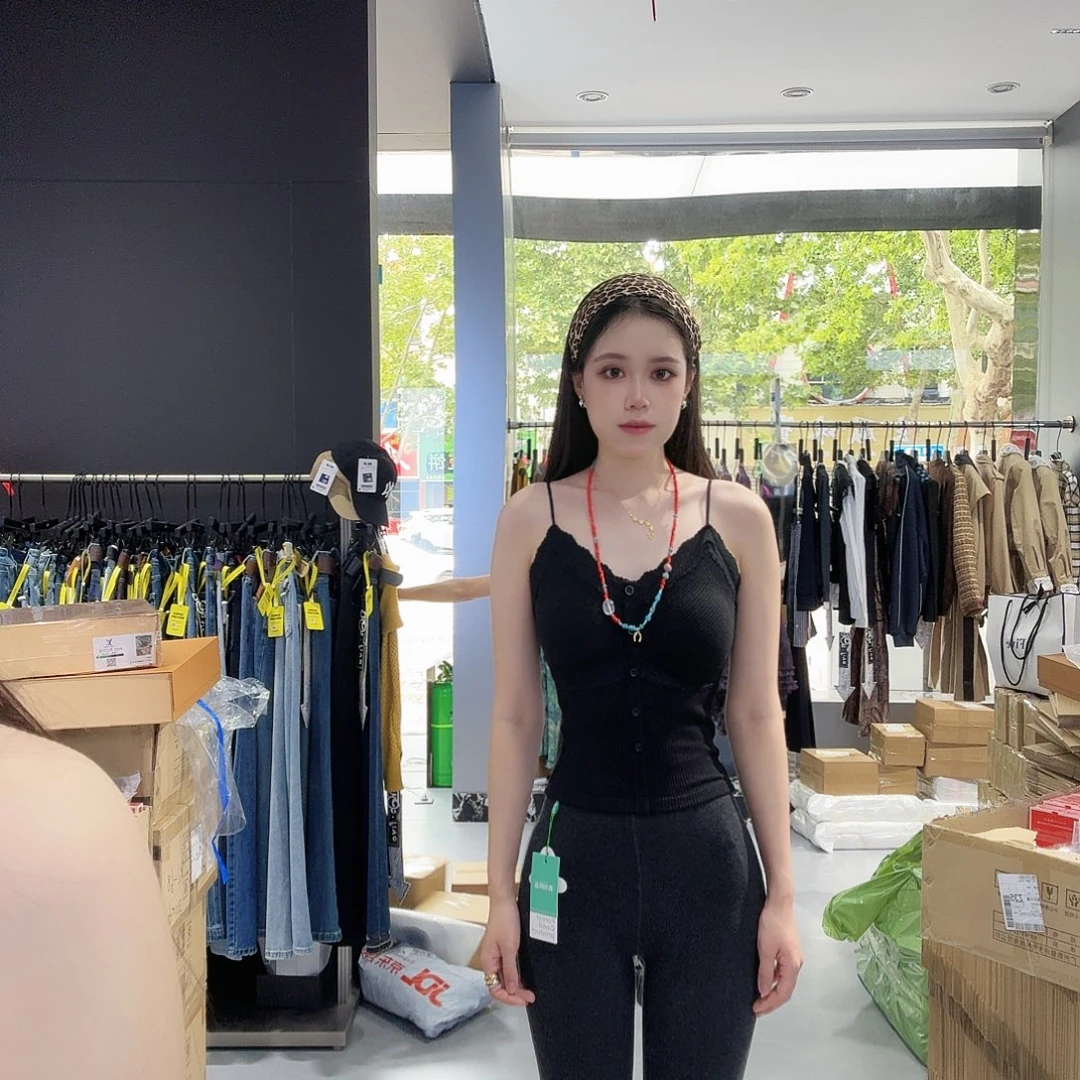 独家定制黑色美背新品扣子