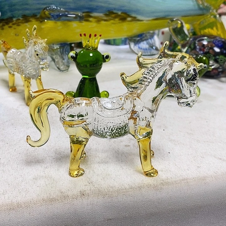 小马高6厘米宽9厘米