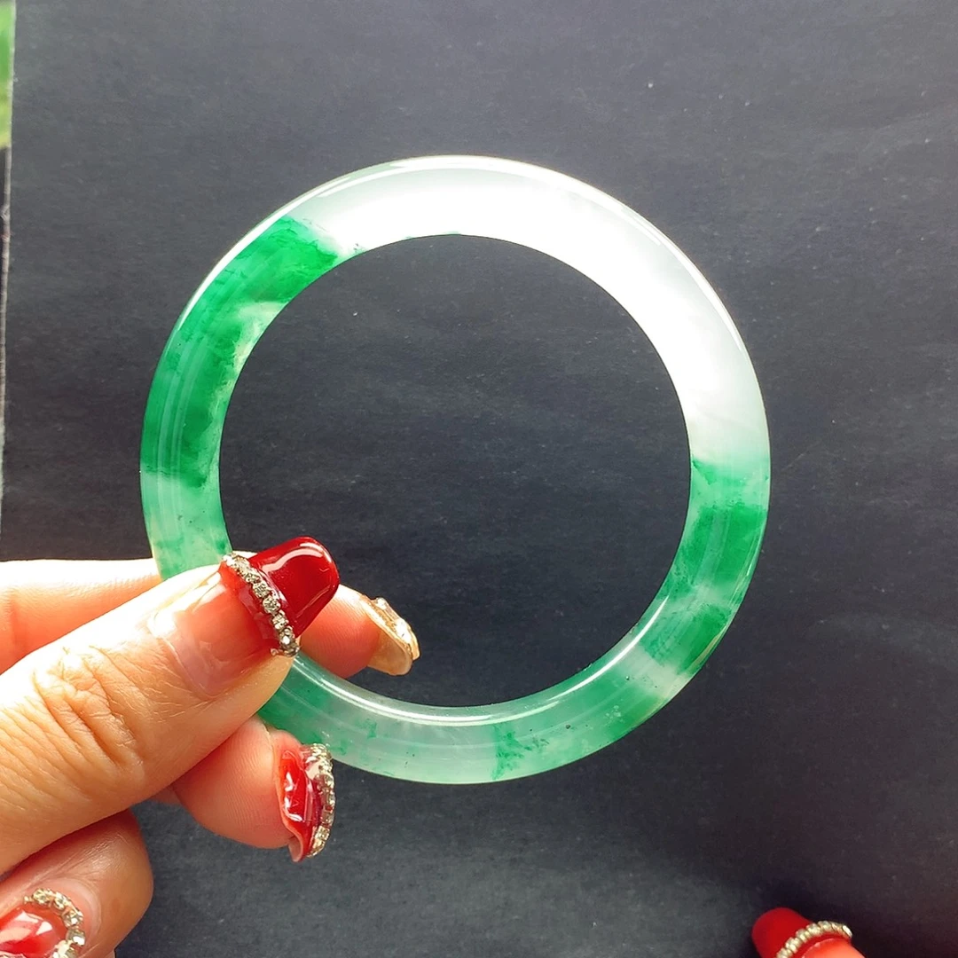 【闪购商品】石英质玉手镯未镶嵌月*.