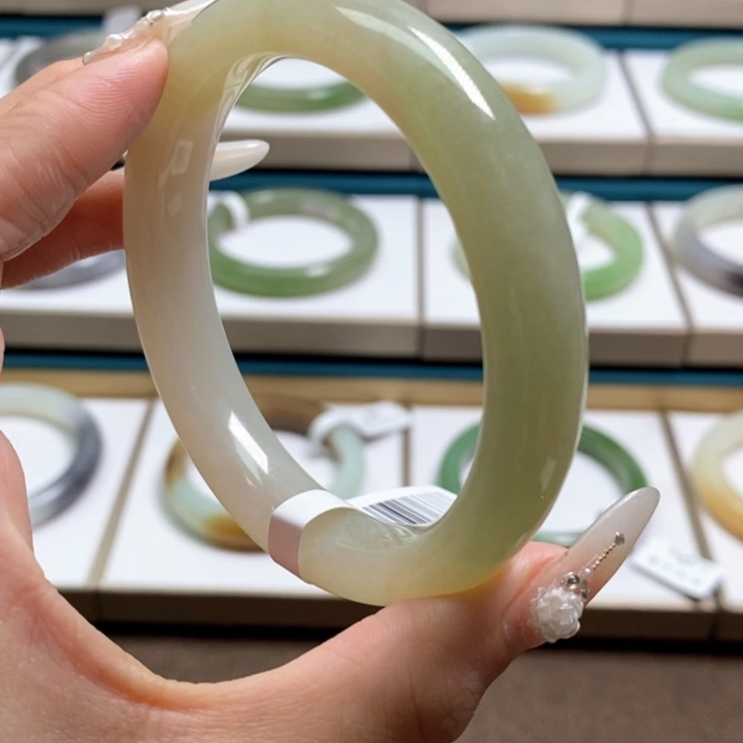 【闪购商品】和田玉手镯未镶嵌