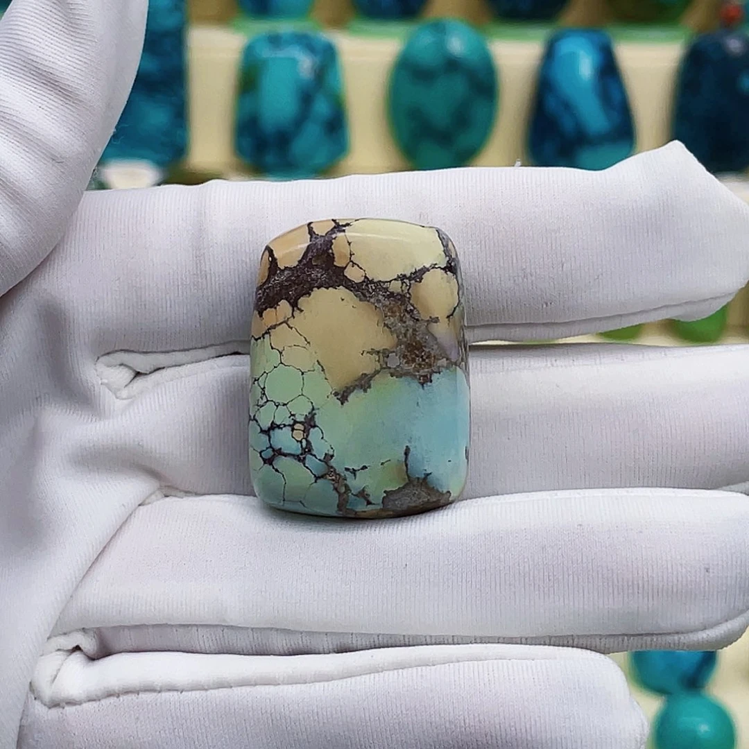 绿松石未镶嵌颈饰