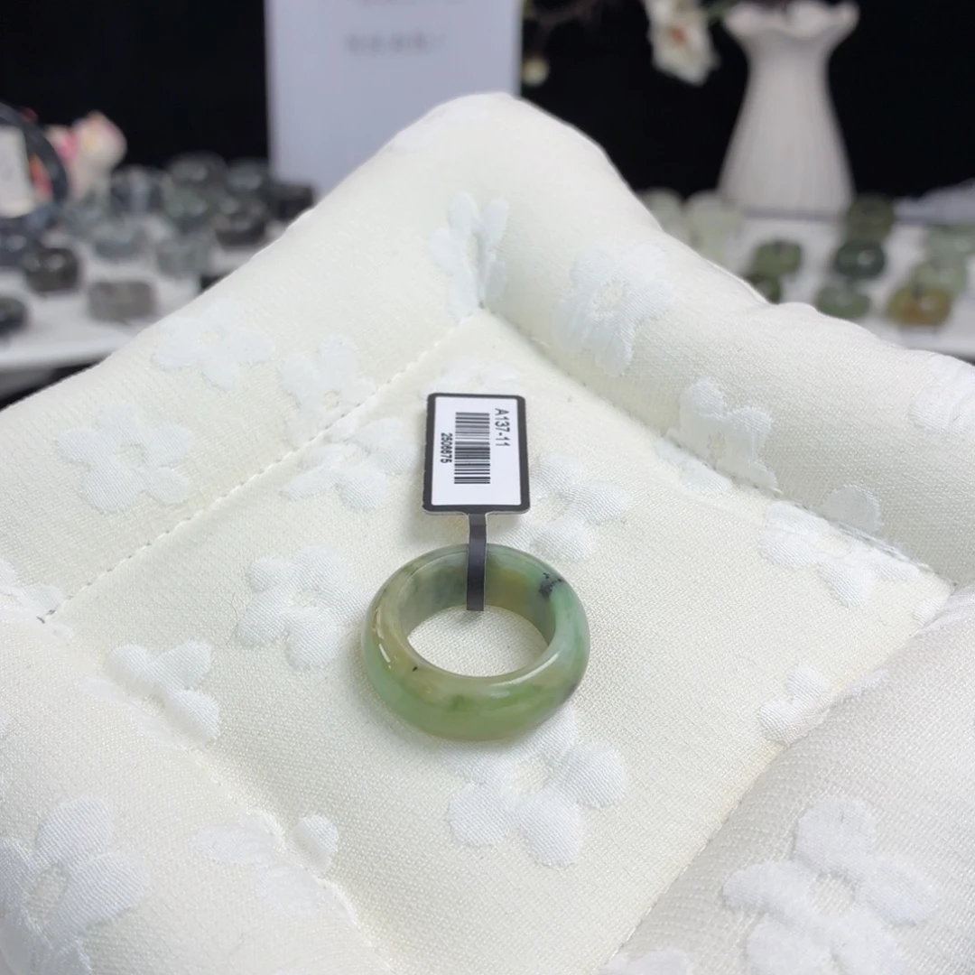 和田玉（糖玉）未镶嵌戒指Q95黑羊洞轮胎16.8不退换