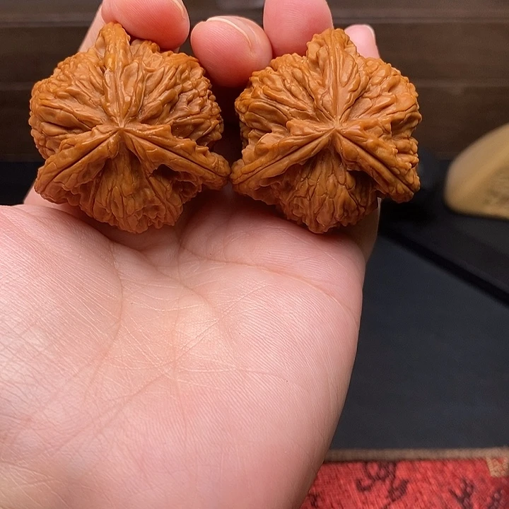 0***7把件文玩核桃白奔