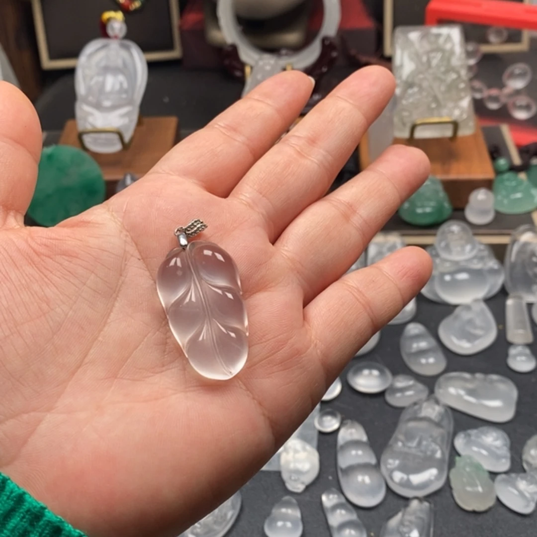 记***忆石英质玉未镶嵌颈饰