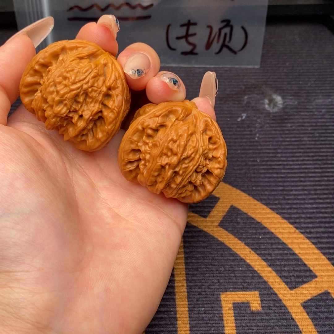 艾***顺吊坠文玩核桃白狮子