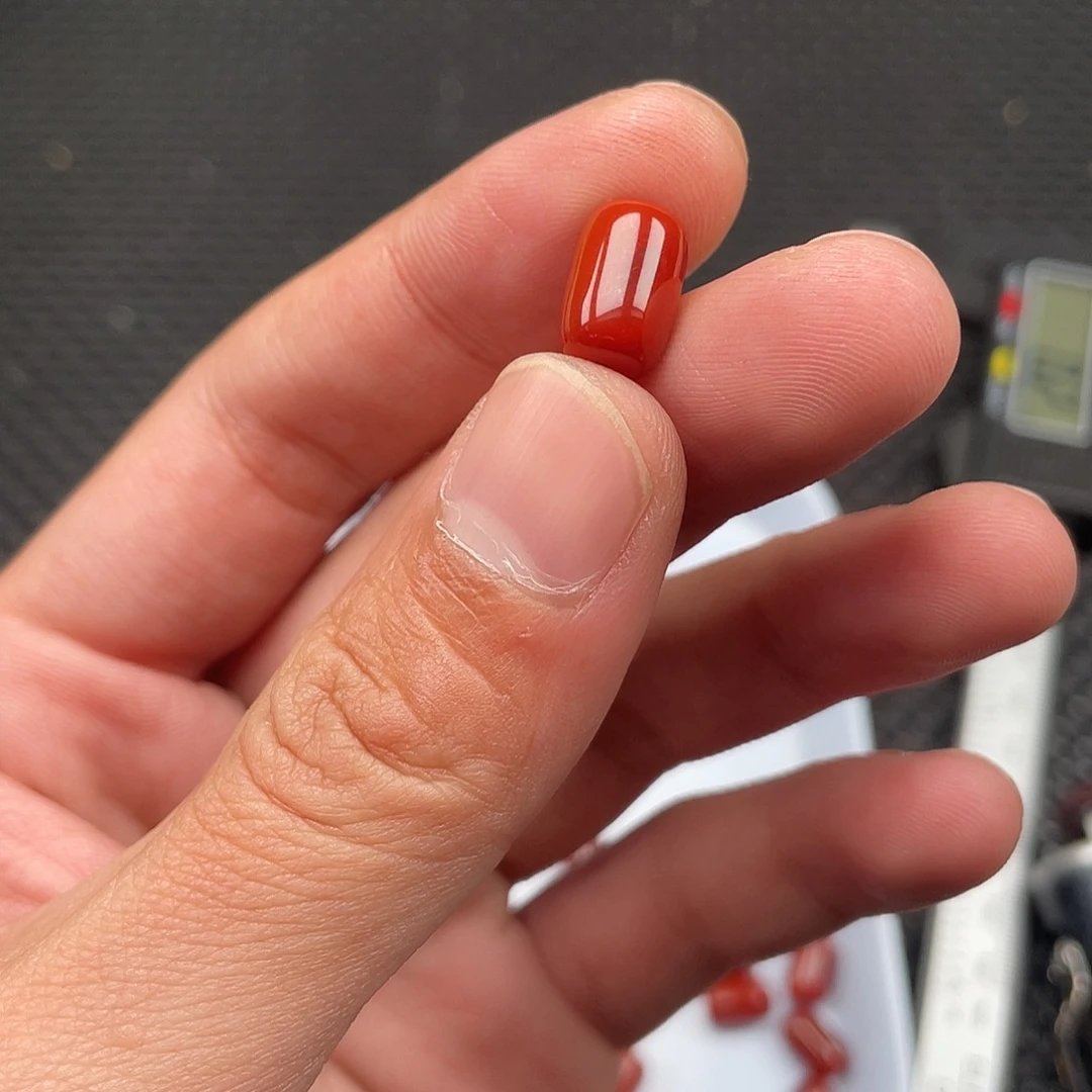 南红玛瑙未镶嵌8*12柿子红桶珠一颗