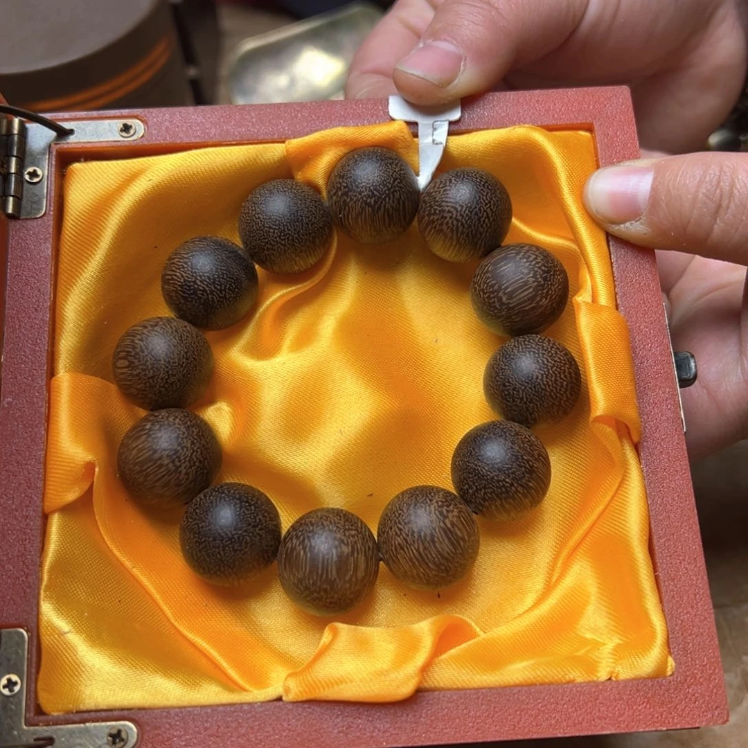 大叶紫檀（黑酸枝木类）