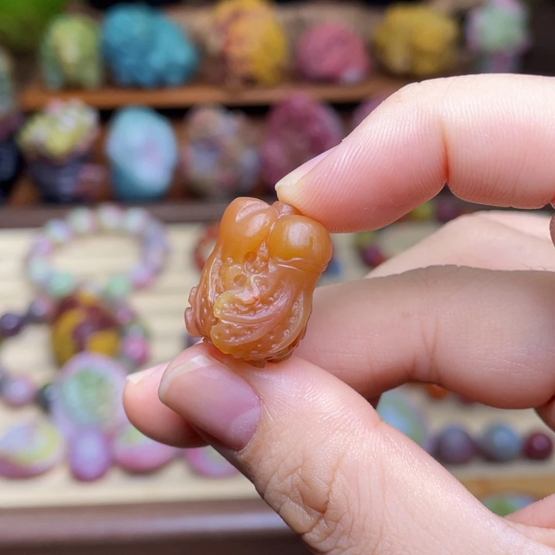 涓***水玛瑙/玉髓未镶嵌珠宝半成品盐源玛瑙苏工白菜