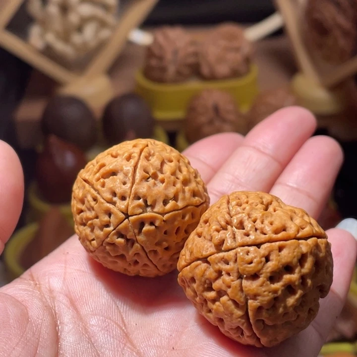 吊坠桃核四五瓣金刚菩提断齿