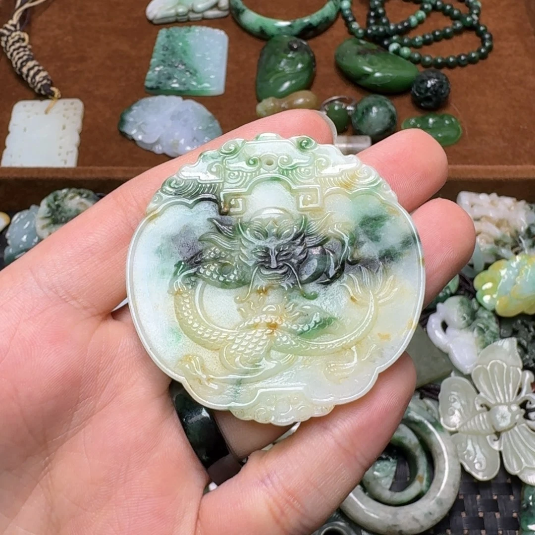 用***3翡翠未镶嵌颈饰翡翠颈饰未镶嵌