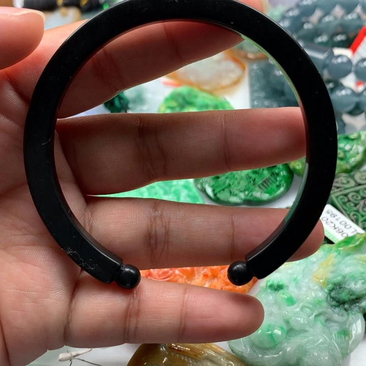 翡翠颈饰未镶嵌保真天然A货翡翠