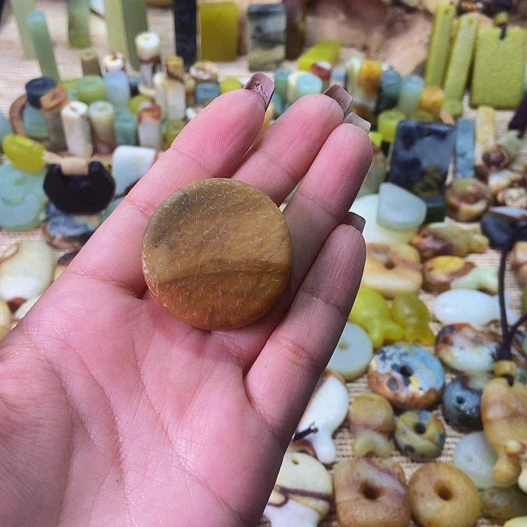 未镶嵌蛇纹石玉挂件常*