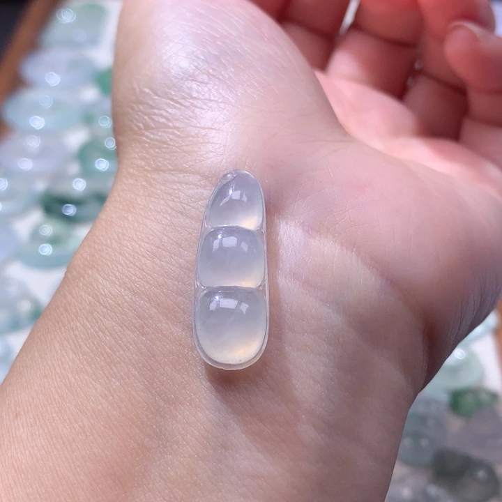 颈饰未镶嵌翡翠冰种福豆