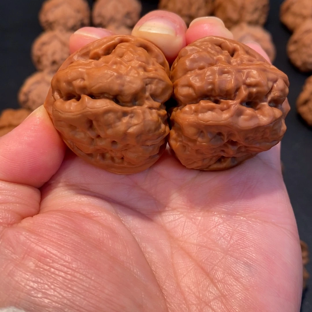 文玩核桃把件蛤蟆头四开背