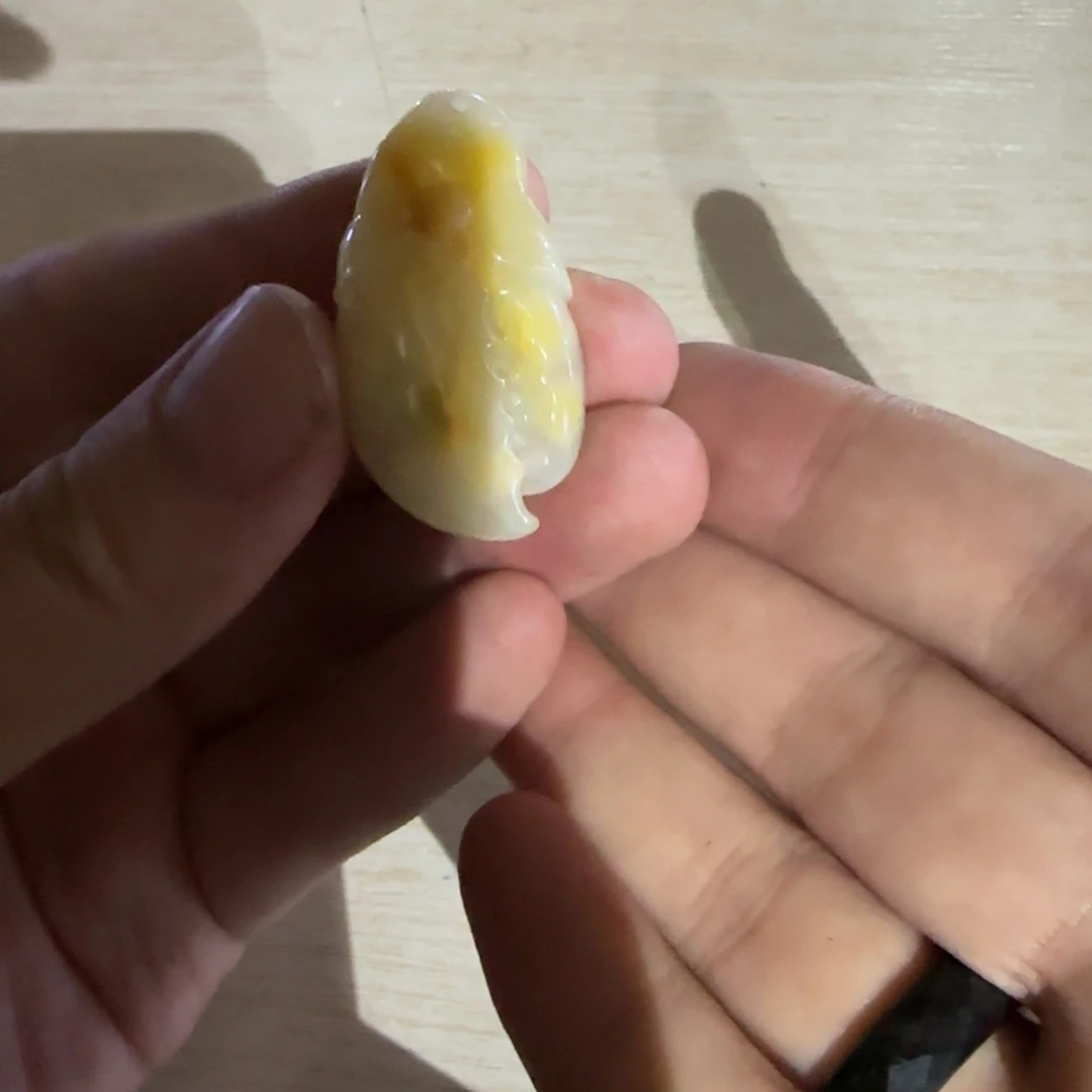 木***白翡翠未镶嵌颈饰翡翠