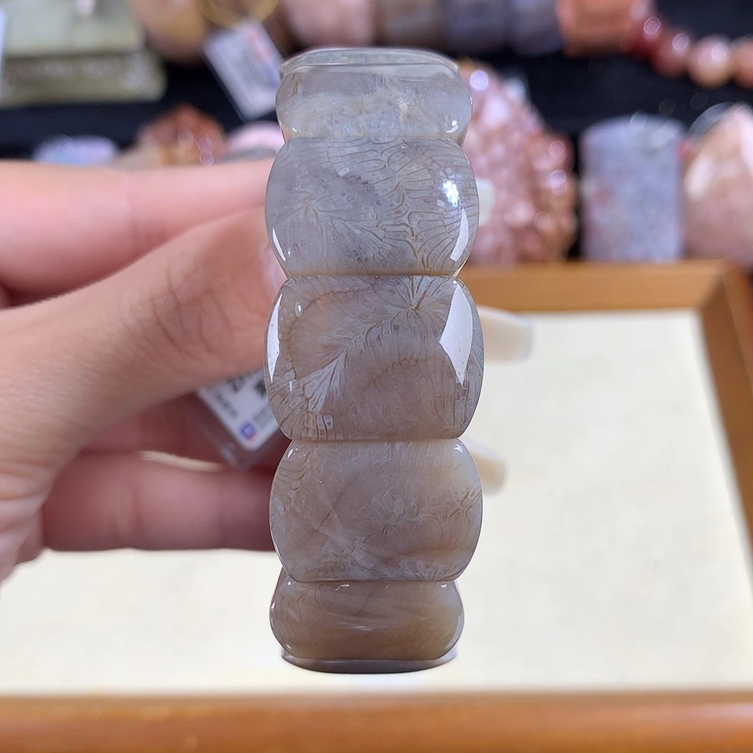 吊坠(赠链)未镶嵌硅化珊瑚（珊瑚玉）15号开播福利