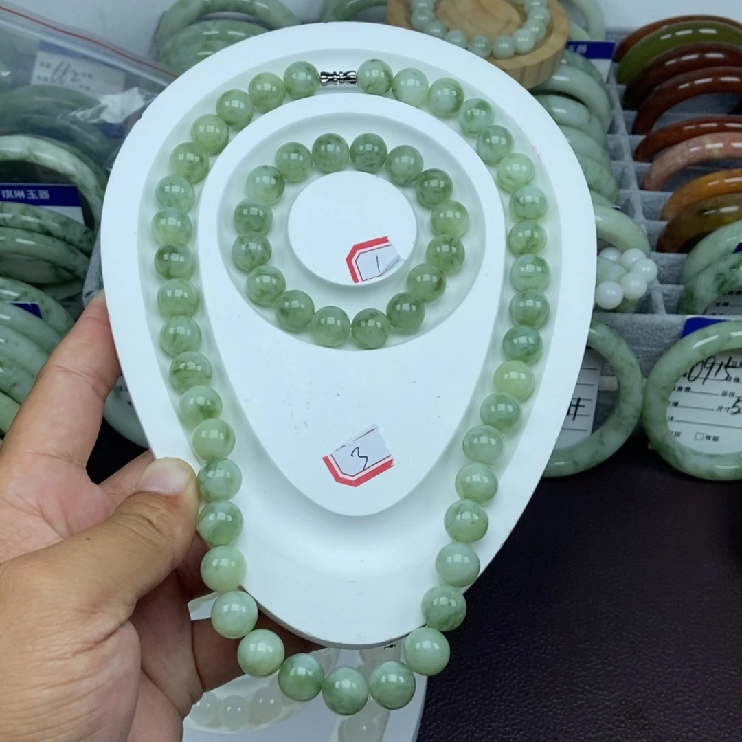 未镶嵌蛇纹石玉手链