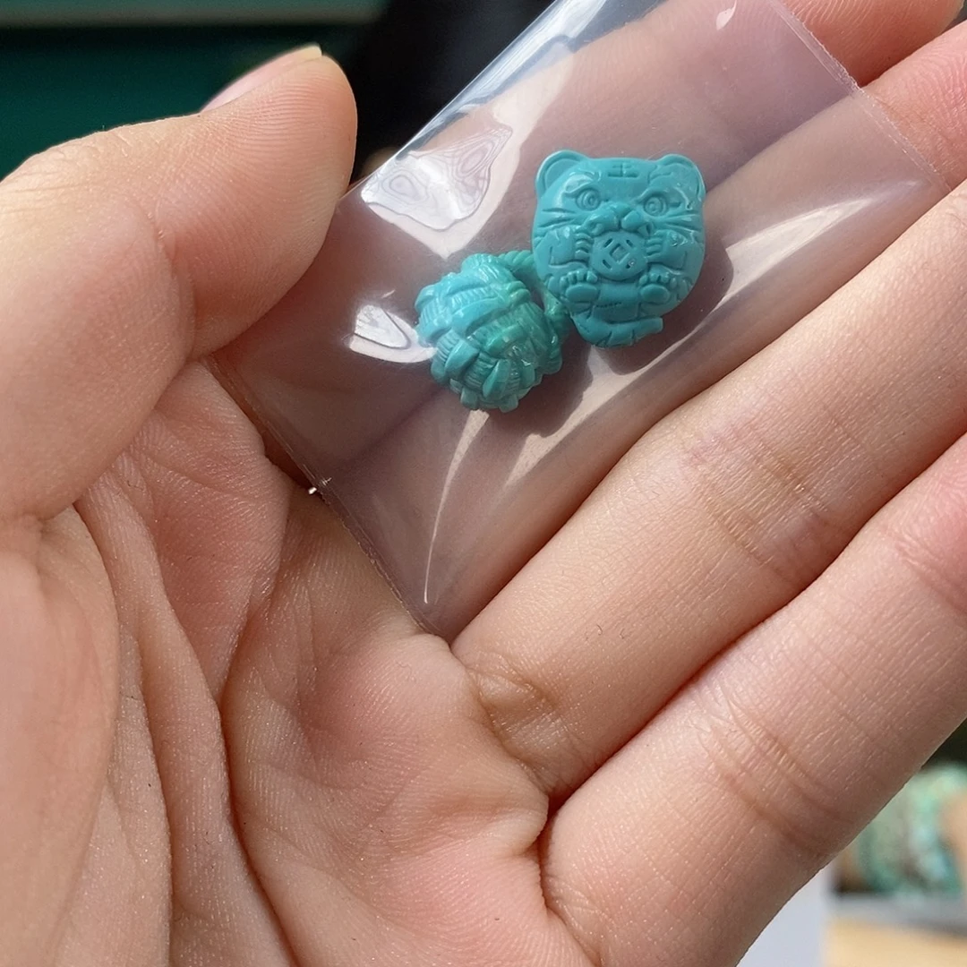 绿松石未镶嵌珠宝奇石