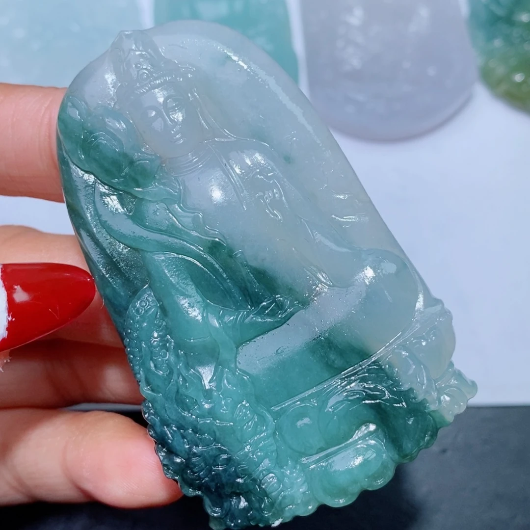 定制翡翠吊坠未镶嵌峰*